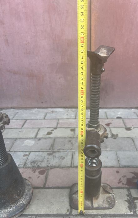 Домкрат механический