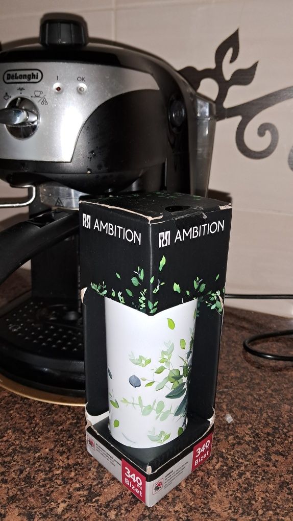 Nowy kubek termiczny Ambition w kolorze białym.