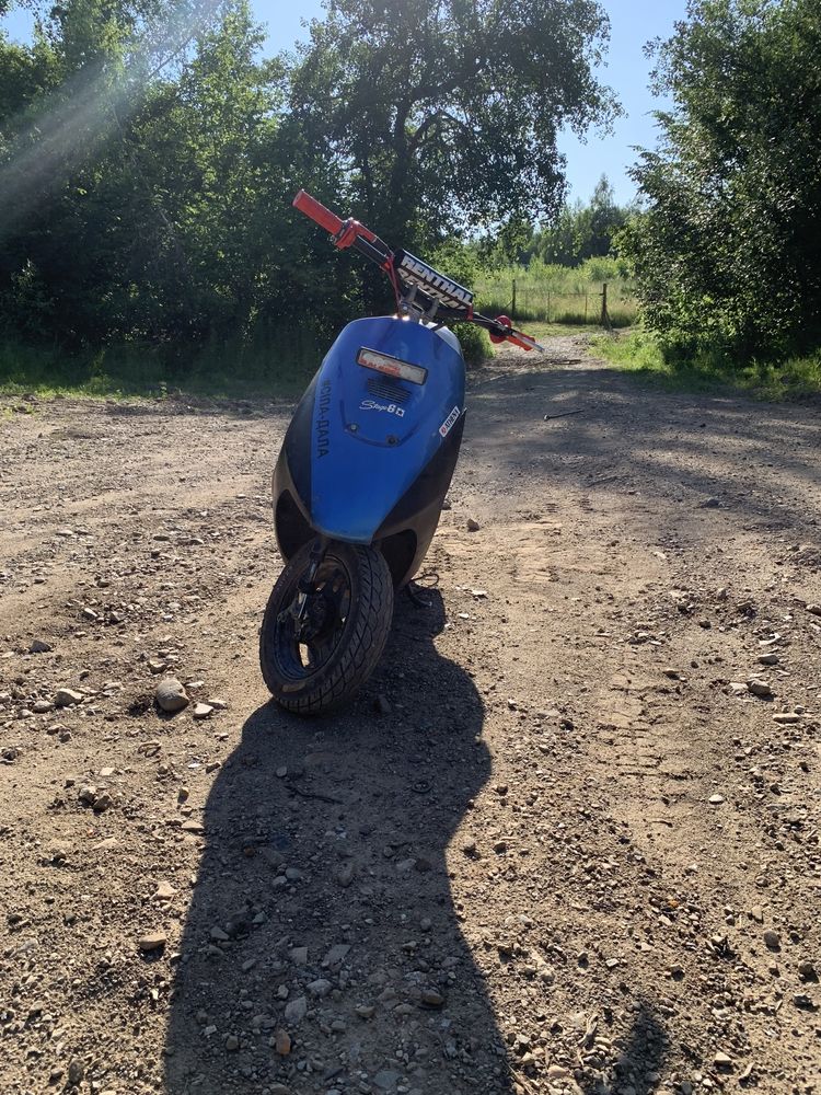 Продам скутер созуки летс 3