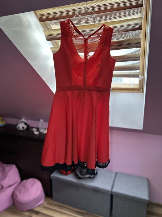 Sprzedam czerwona sukienke