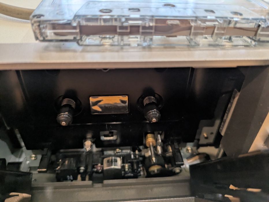 Магнітофон Sharp rt 100.