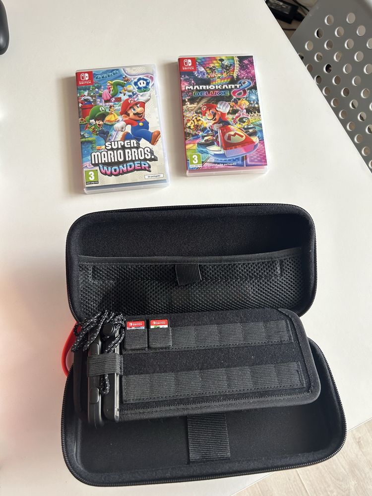 Nintendo Switch OLED + 2 jogos + case - como novo