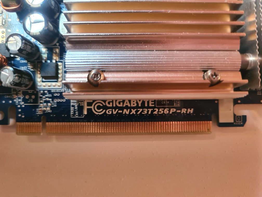 Karta graficzna Gigabyte 7300GT 256mb PCIE