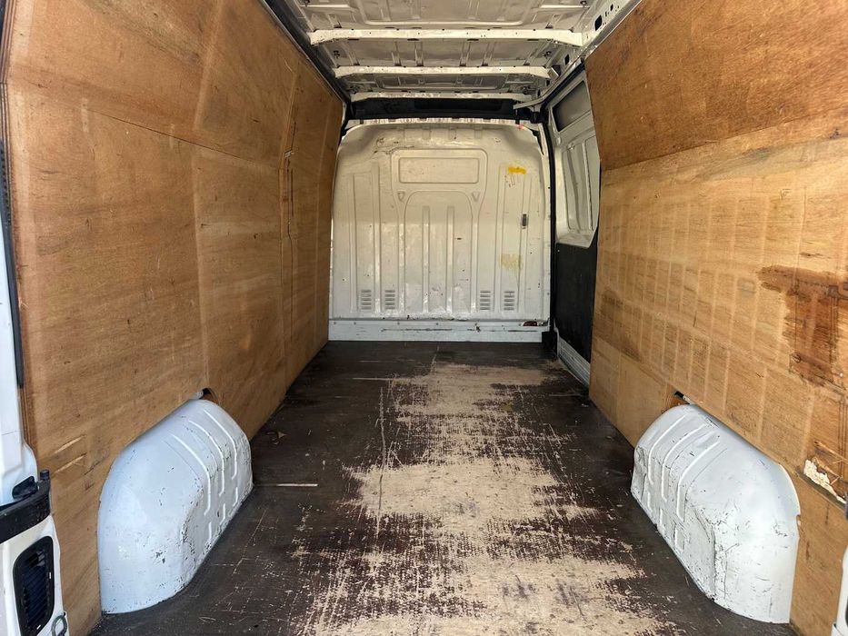 Renault master bus dostawczy blaszak furgon wynajem wypożyczalnia busy