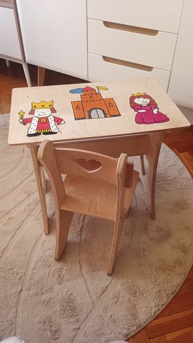 Stolik dziecięcy i krzesło