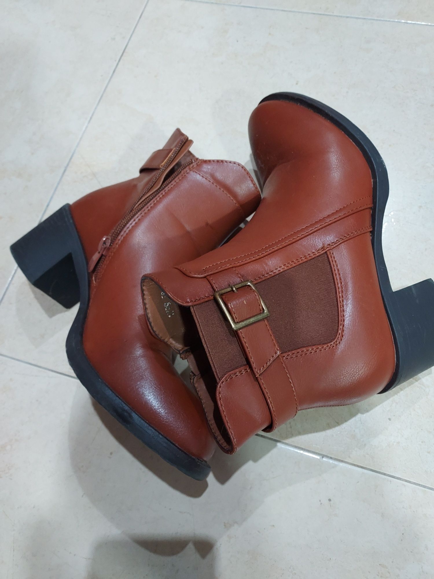 Vendo botas como novas