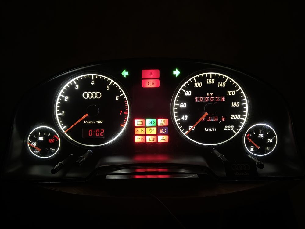 Панель Ауді 80/90/100/А3/А4B5/A6C5