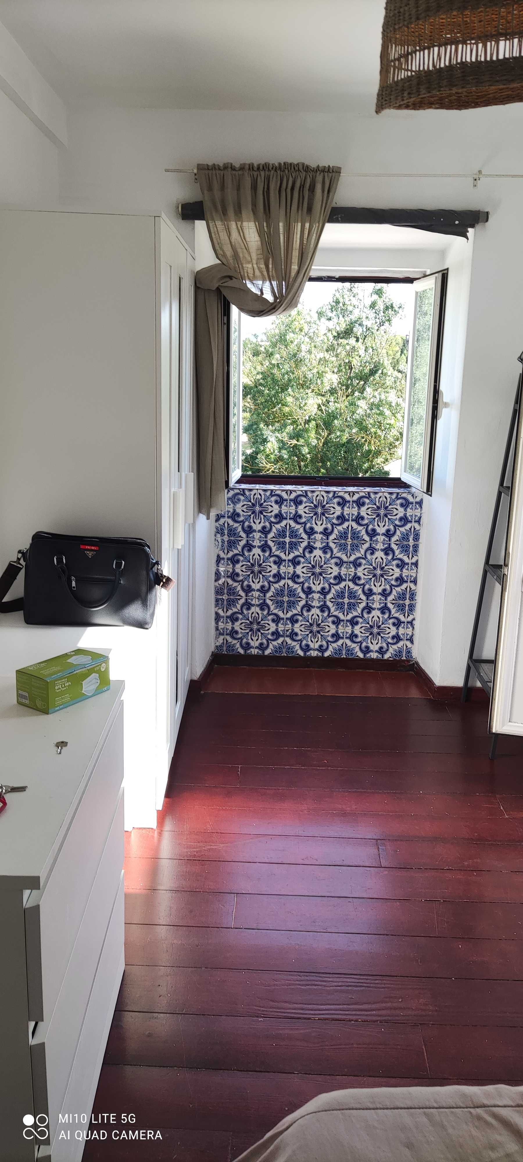 Quarto com TERRAÇO PRIVADO.Aceito Pet. Belém,Lisboa.