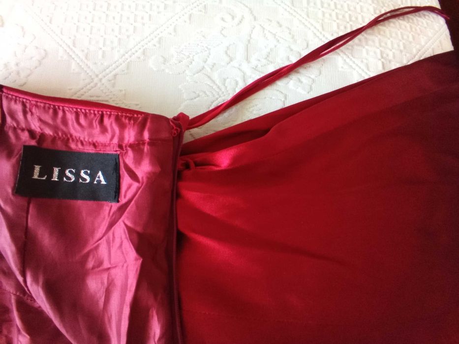 Vestido vermelho clássico T.40 tipo cetim 20€