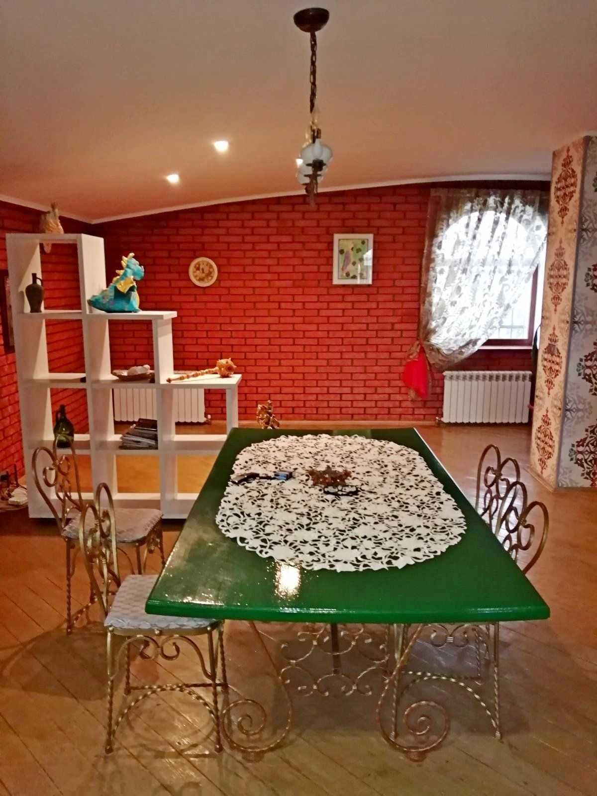 Продам сучасний будинок в селі Мар'янівка