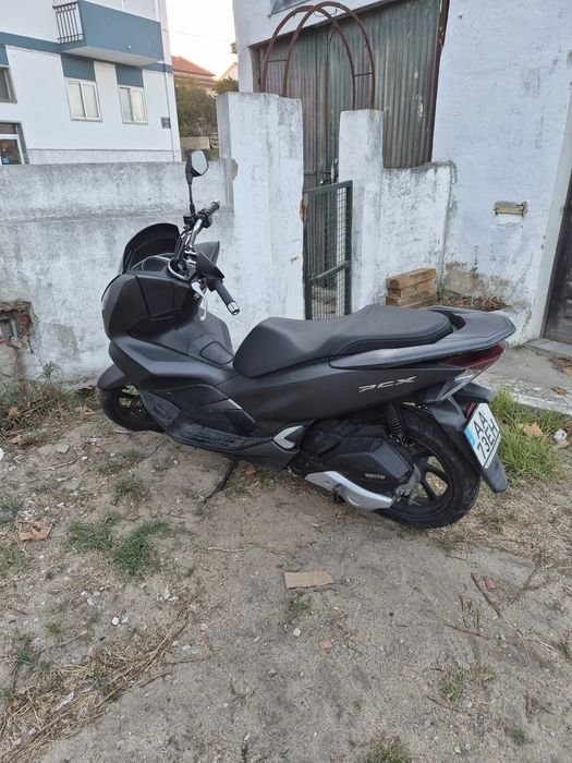Vendo honda pcx 125 ano 2020 com 33mil  1800 negociável
