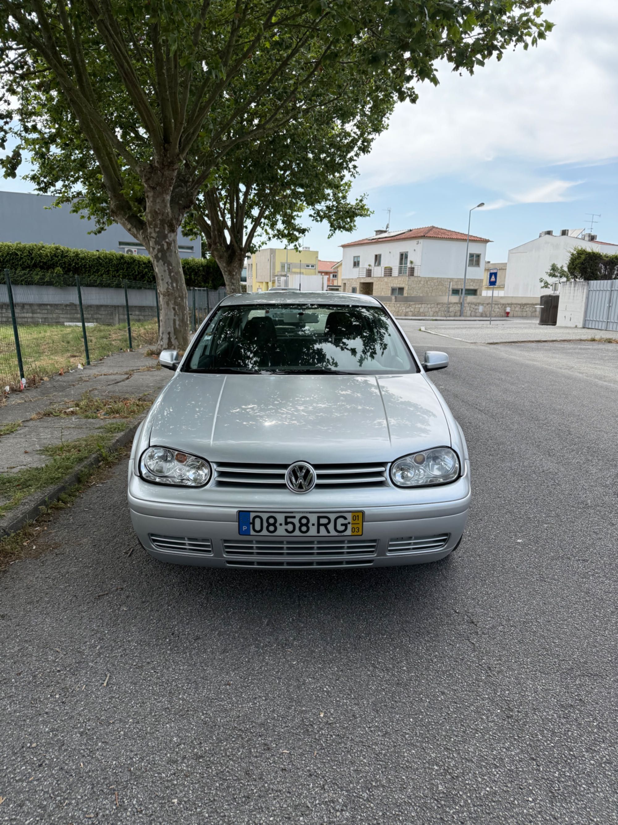 Volkwagen Golf IV 1.4 - 5 portas - 03/2001