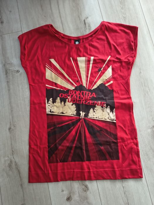 Nowa czerwona bluzka t-shirt produkcja HBO kontra ostanie uderzenie M