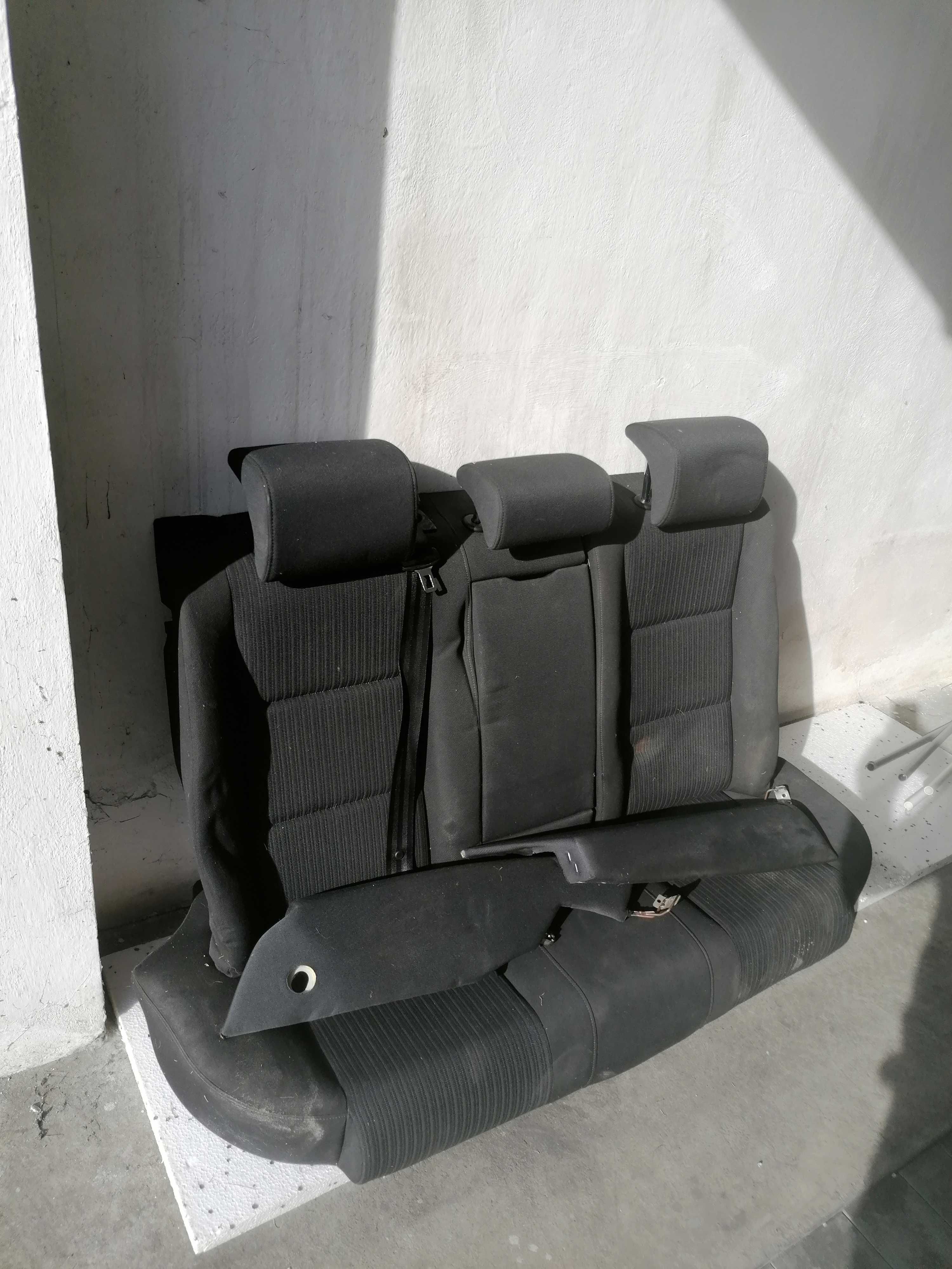 Fotele tylnie Audi
