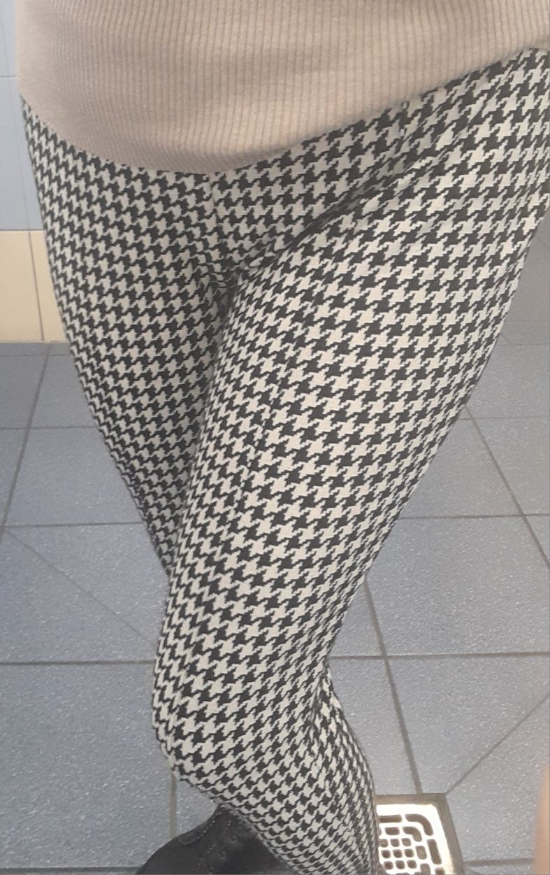 Legginsy spodnie Esmara 44 ze strzemionami ciepłe pepitka
