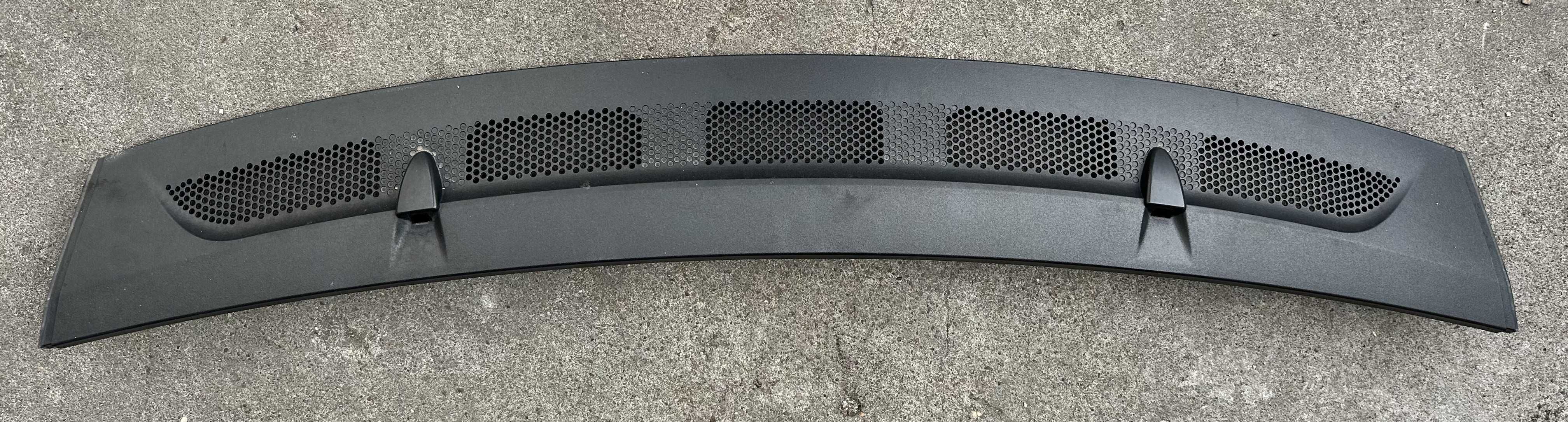 Mercedes A klasa W169 Listwa osłona plastik podszybie na masce kratka