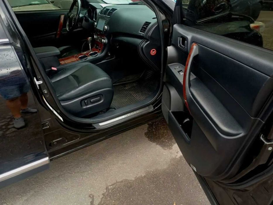 Toyota Highlander 3.5 V6 4WD • 7 мест • Япония • ГБО • 2011