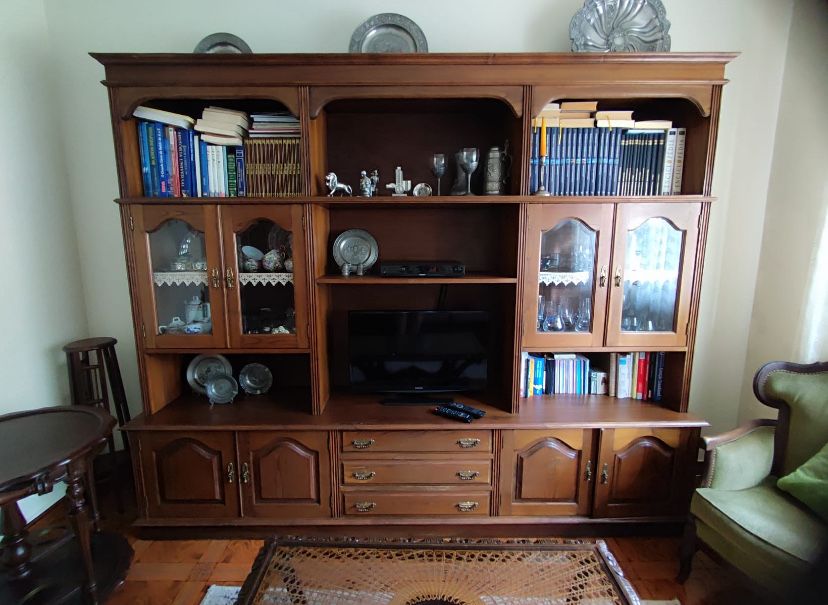 Vendo armário de sala