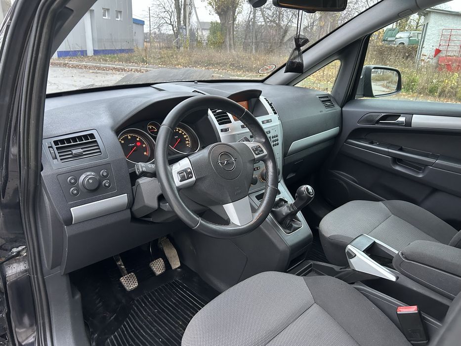 Opel zafira 2010 1.9tdi