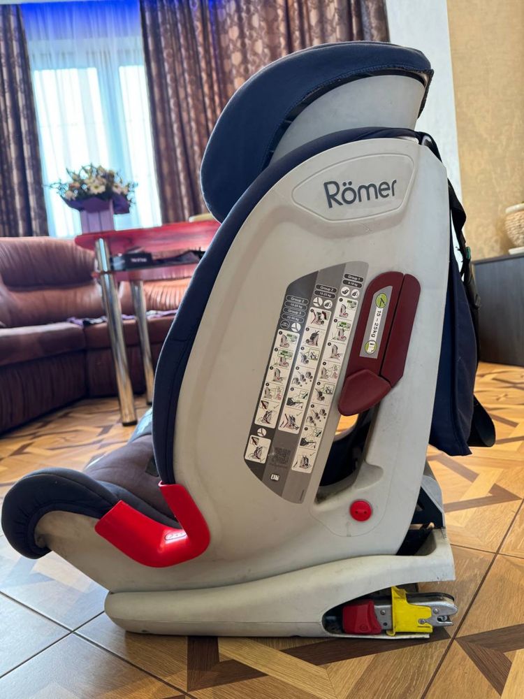 Автокрісло Britax Romer isofix