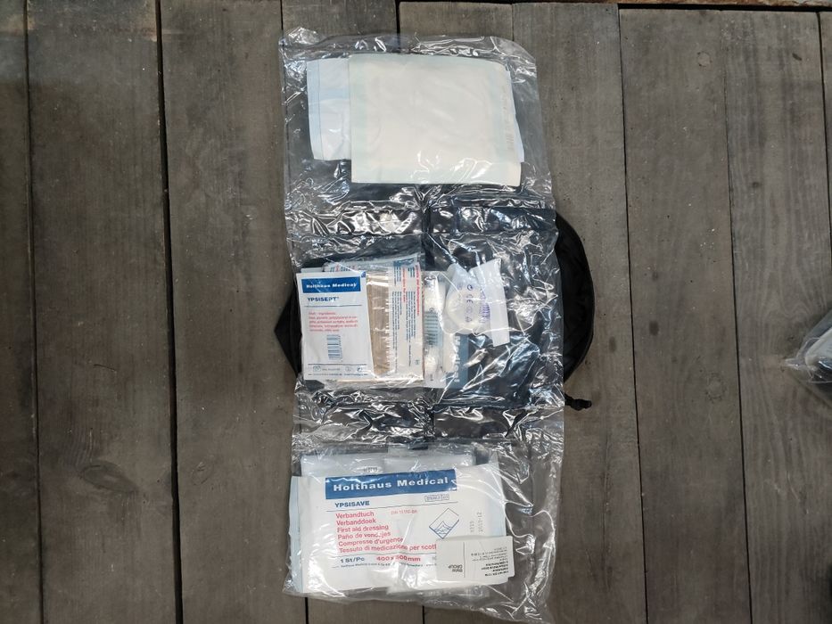 Apteczka samochodowa BMW