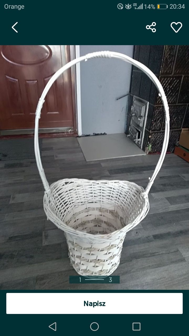 Biały kosz wiklinowy