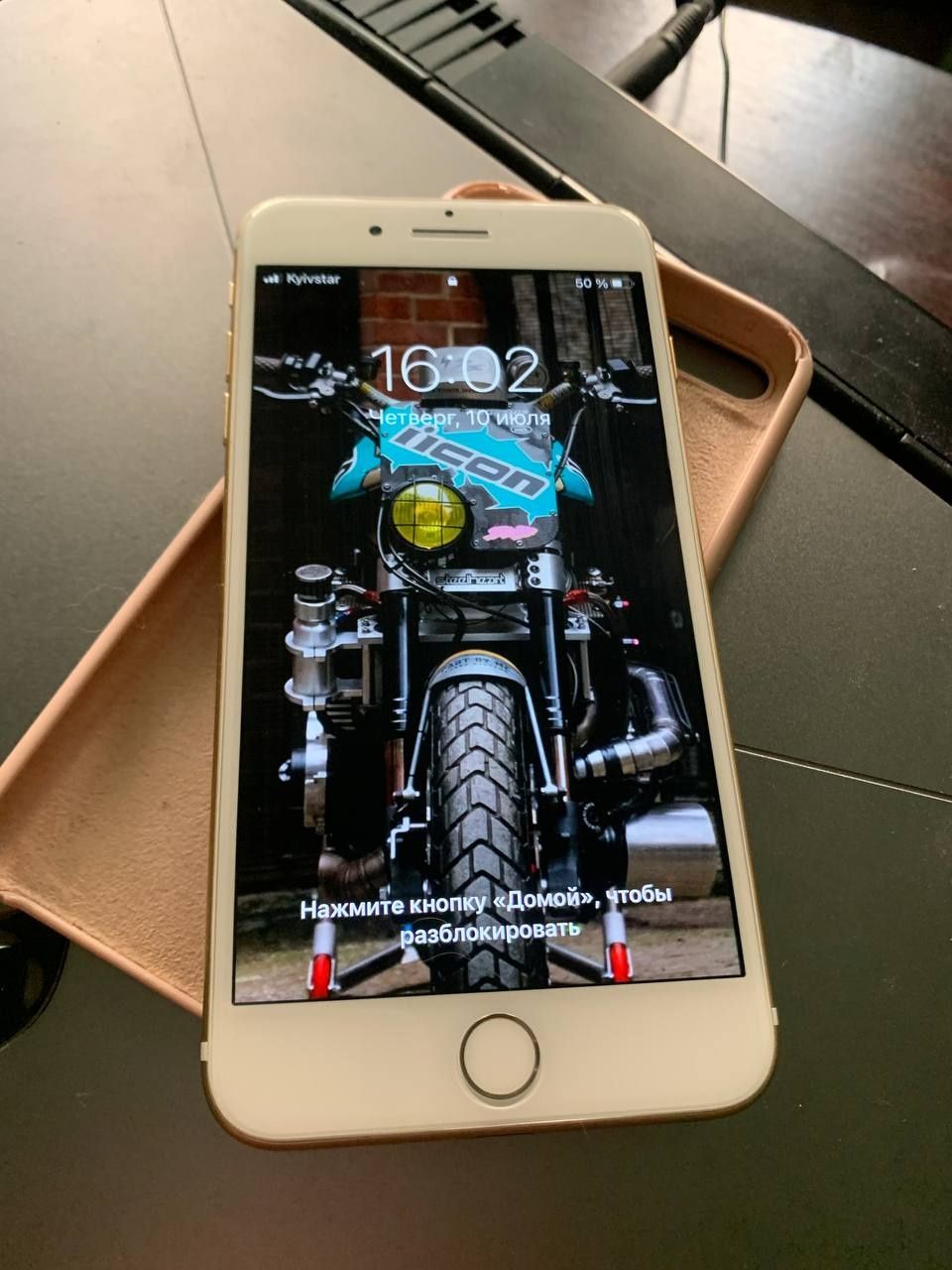 iPhone 7 Plus 32 ГБ — гарний стан, акумулятор 100%
