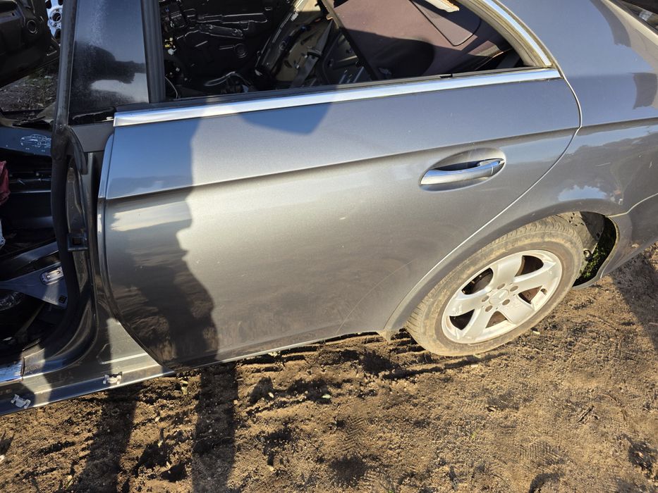 Drzwi Lewy Tył Lewe Tylne Mercedes CLS W219 Lack. C368