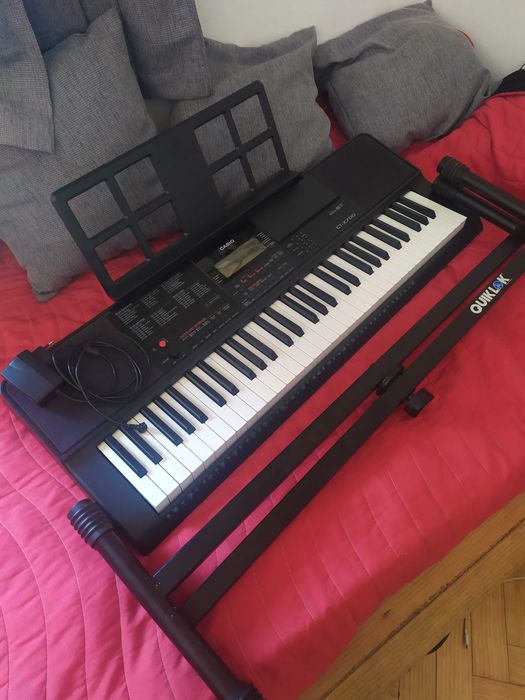 Casio CT-X700 + Suporte Quiklok