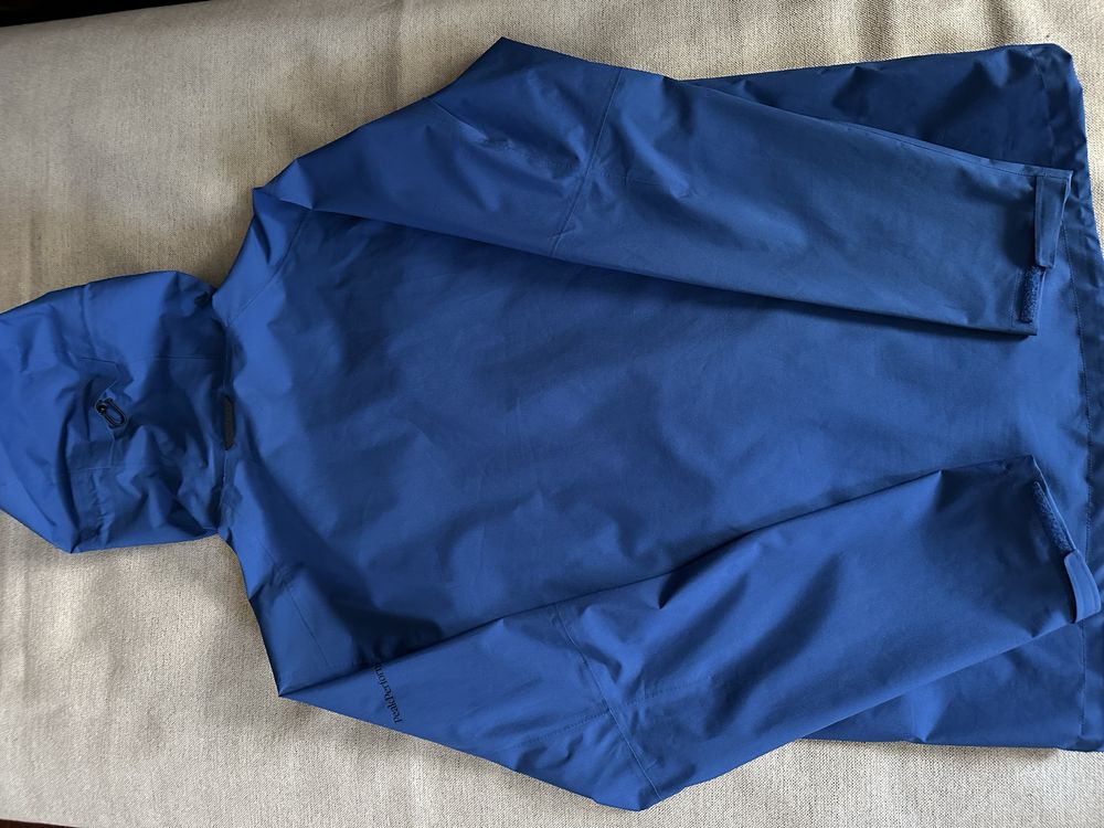 Чоловіча легка вітровка Peak Performance.  XL.