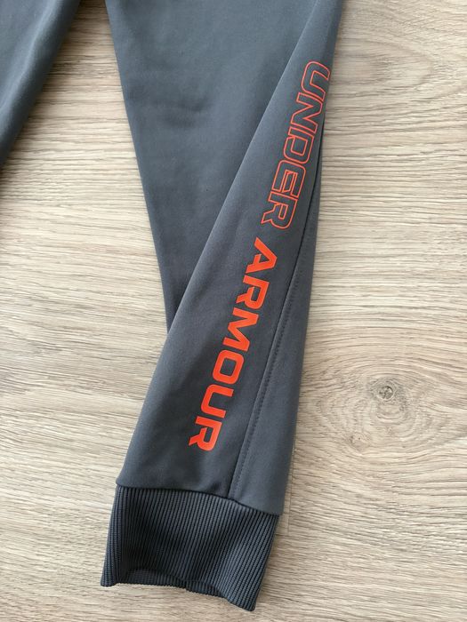 Spodnie dresowe chłopięce Under Armour 116