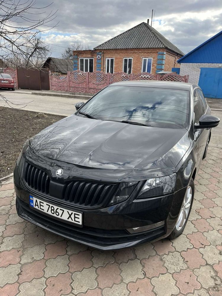 Продам машину Skoda A 7 (1,6мотор)