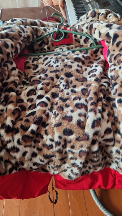 Продам дитячу куртку парку в гарному стані