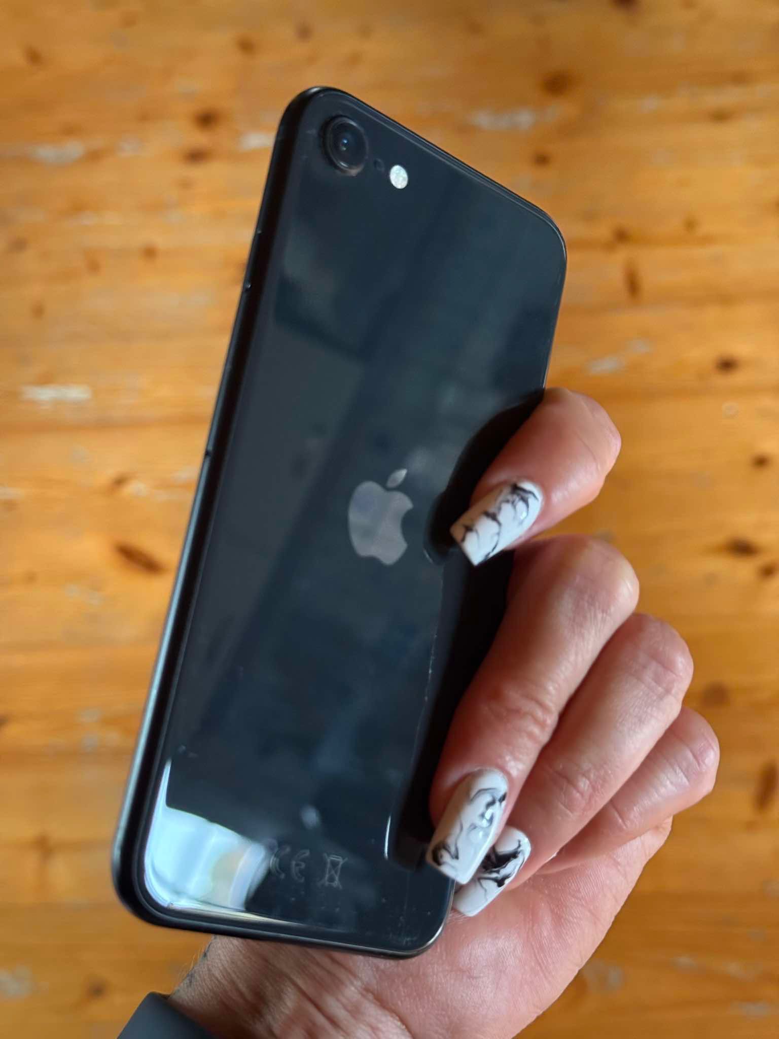 iPhon SE smartfon 2021