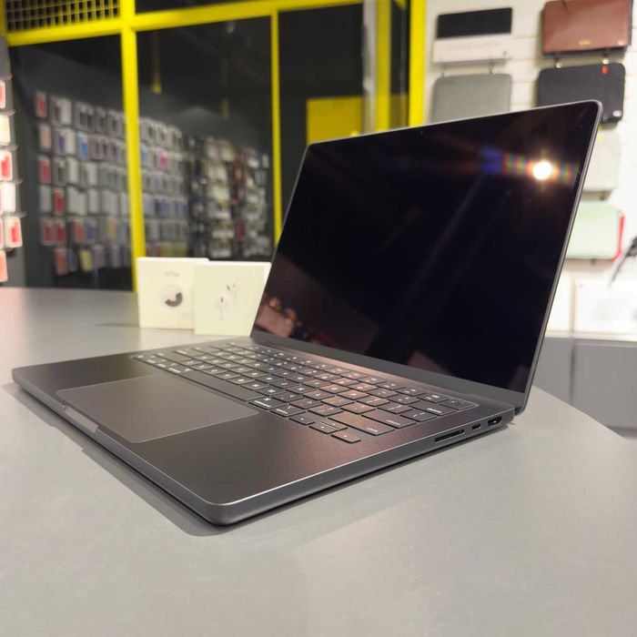 Ноутбук MacBook Pro 14" 2023 M3 Pro 18gb RAM 512gb SSD В НАЯВНОСТІ!