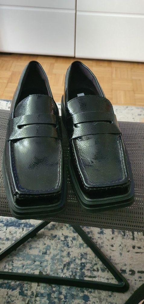 Mokasyny skórzane damskie M&S Collection.