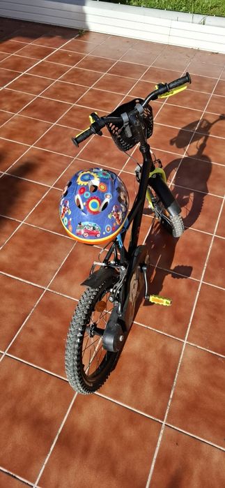 Bicicleta criança roda 16 Decathlon - oferta cesto frente e capacete