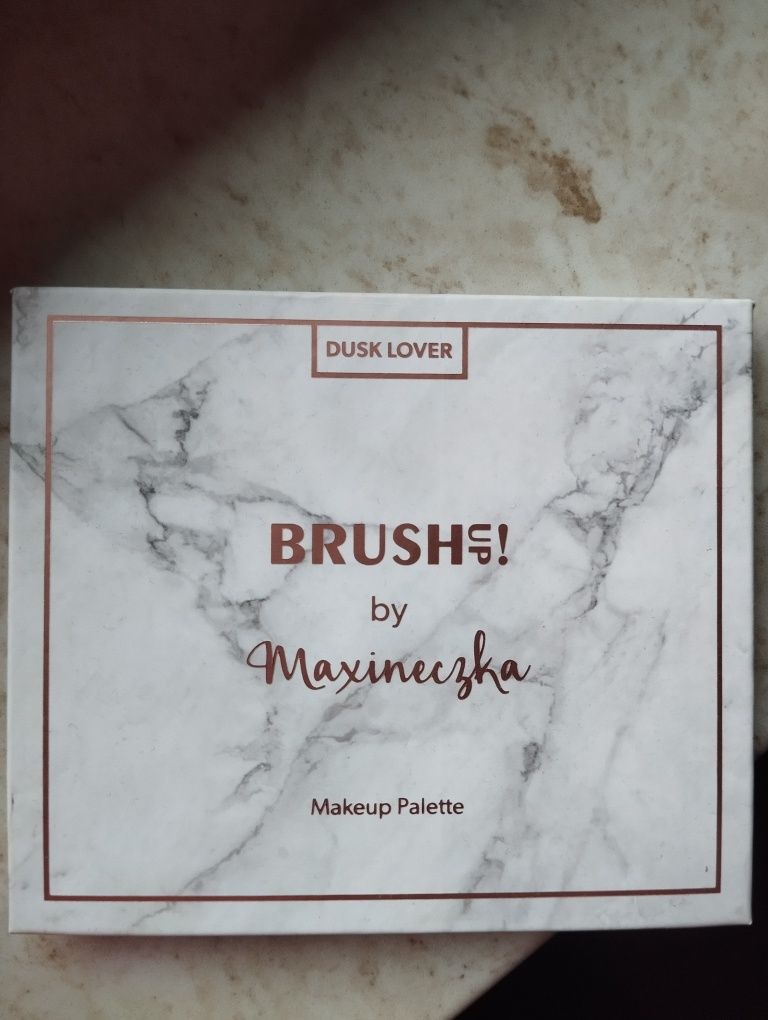 Paleta cieni i do konturowania brush up by maxineczka dust lover