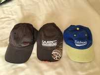 Conjunto de 3 bonés usados memorabilia motorsport