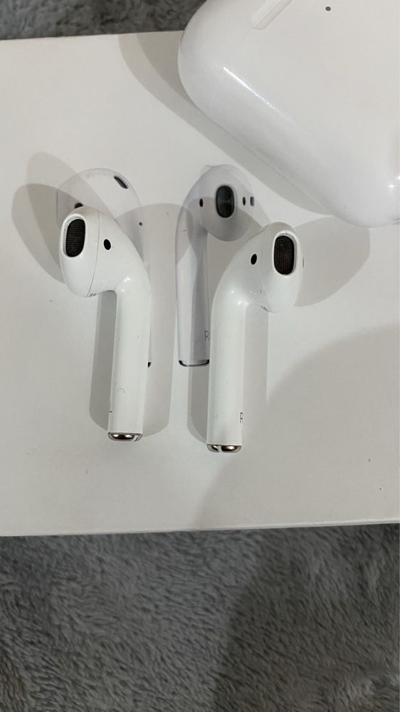 Продам AirPods 2