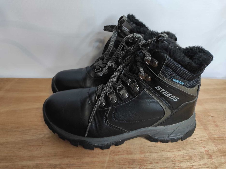 213.38. Buty stajenne Steeds rozmiar 38
