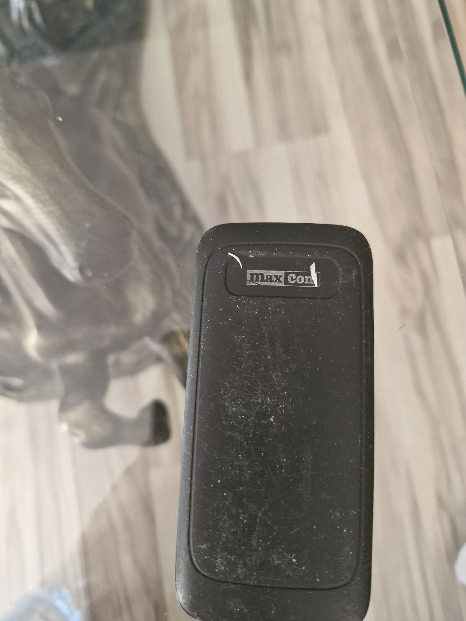 Telefon Maxcom plus ładowarka