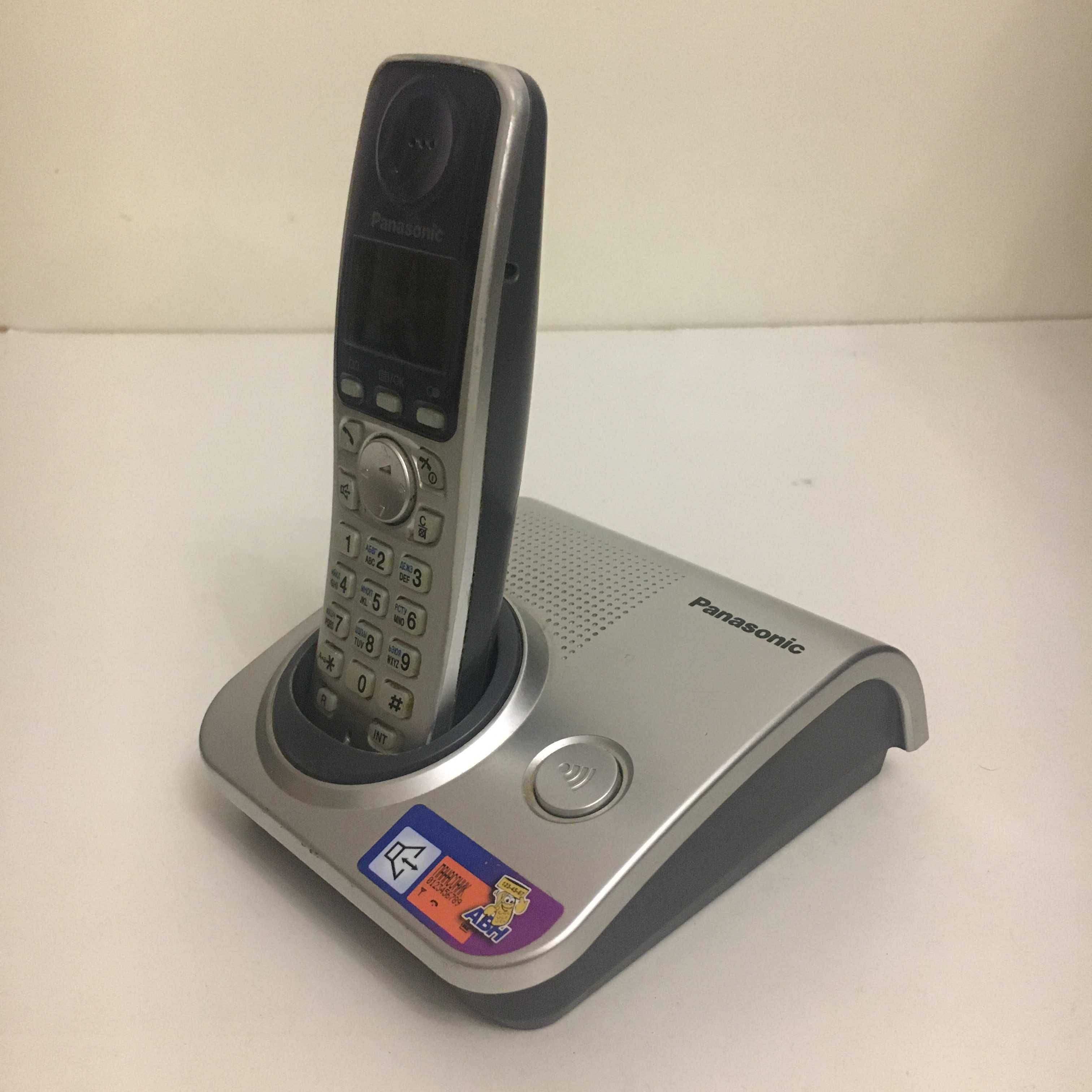 Беспроводной телефон Panasonic KX-TG7207UA с базой