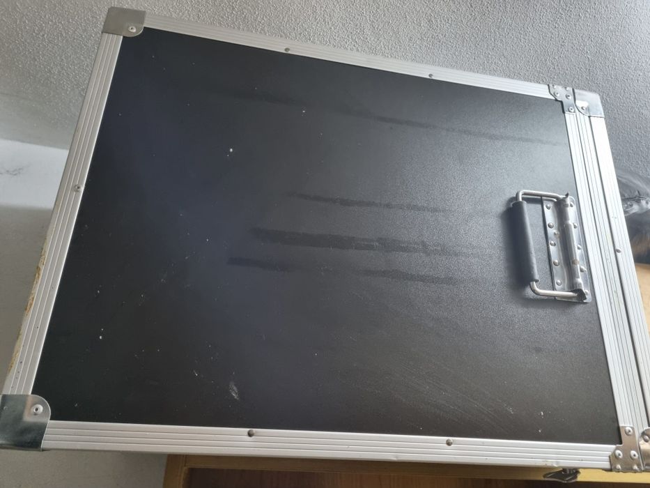 Máquina de pressoterapia e eletroestimulação