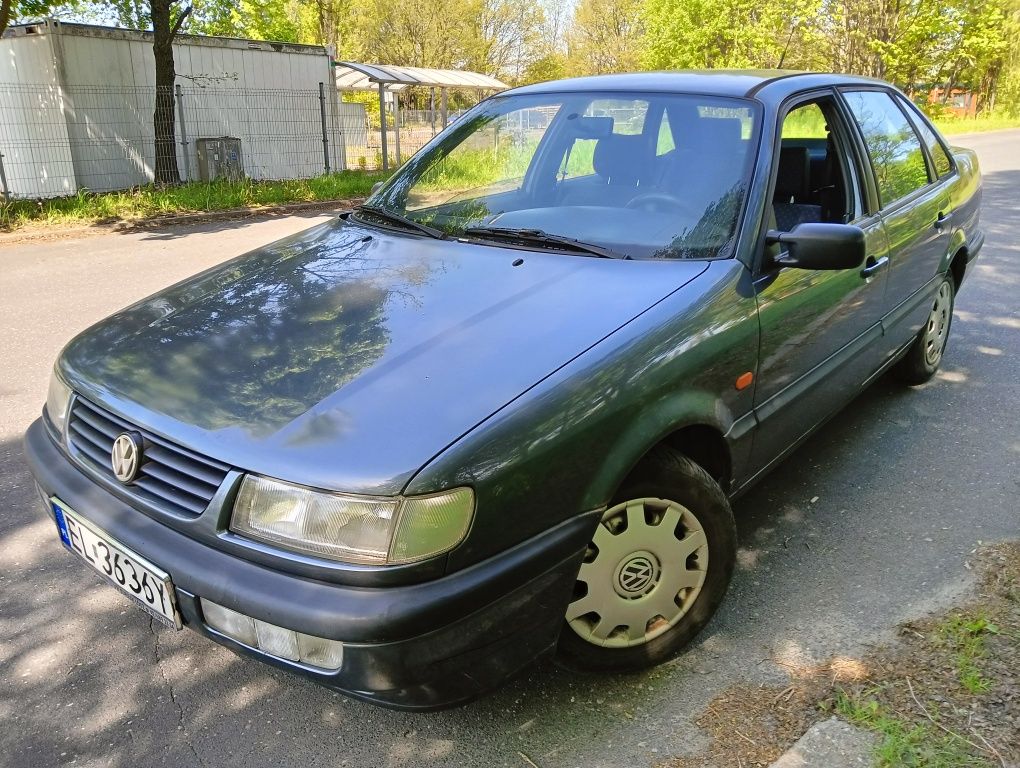 VW_passat_1995rok_SEDAN_1.8_benzyna