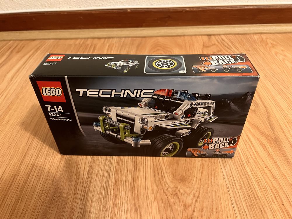 Lego TECHNIC 42047 - caixa nunca aberta