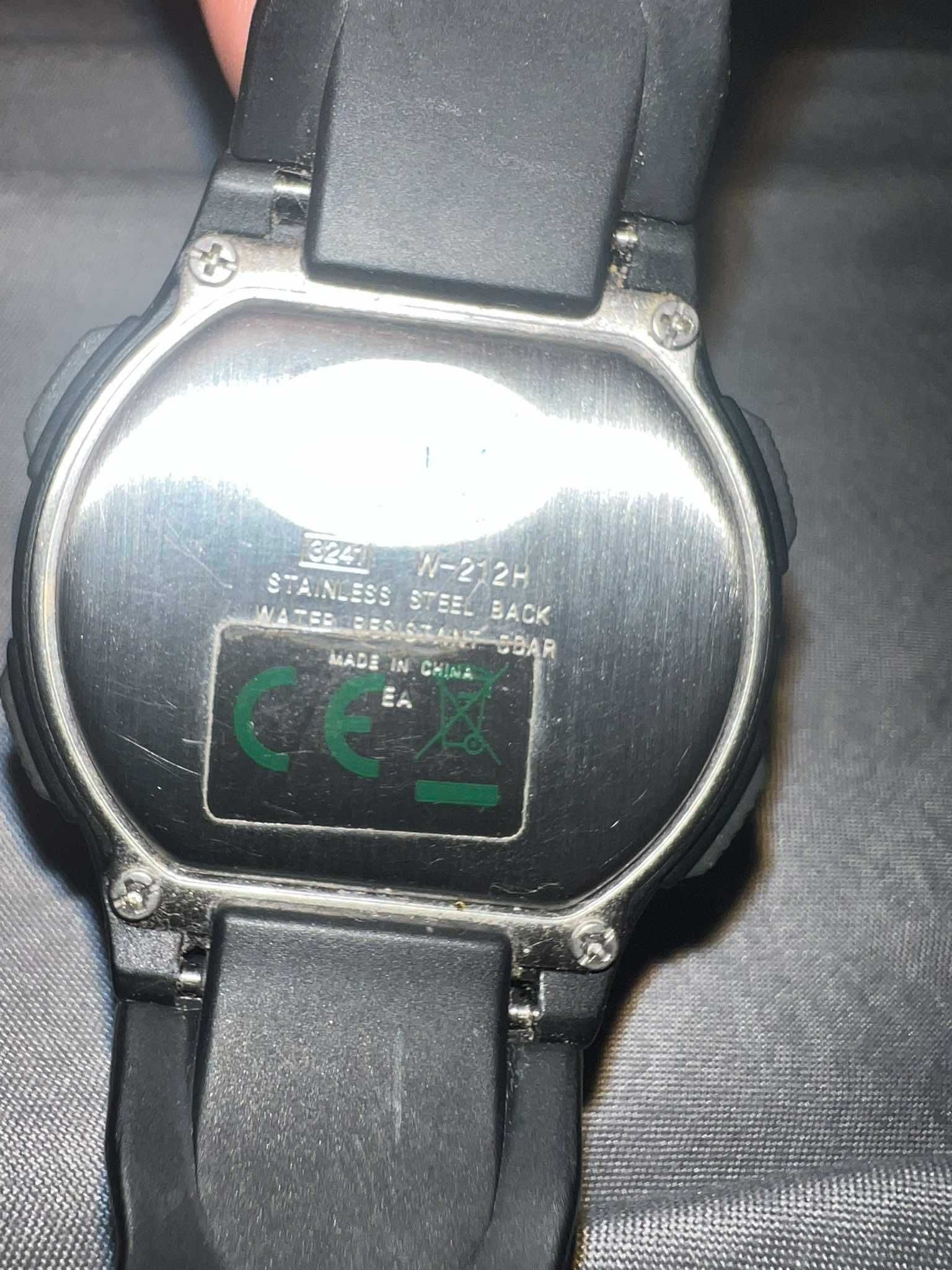 Zegarek Casio W-212H – stylowy, nieużywany, retro vibe