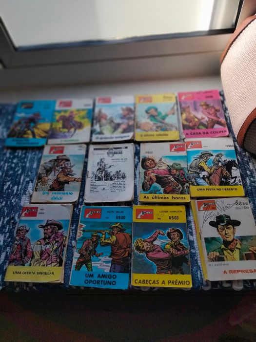 Livros de bolso cow-boy e