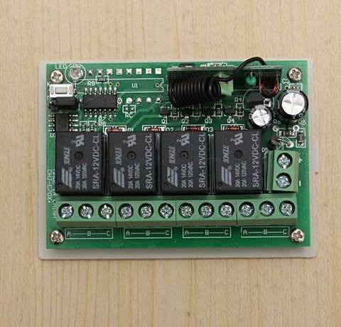 пульт дистанцiйне керування воротами шлагбаумом освiтленням