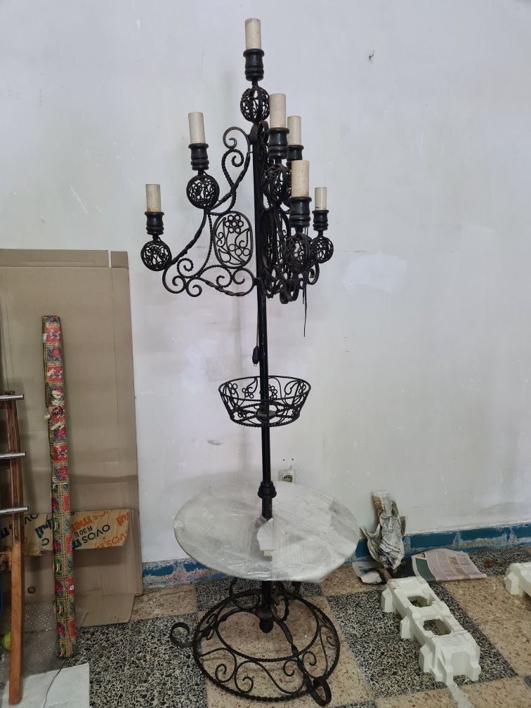 Candeeiro eléctrico c/ mesa em vidro